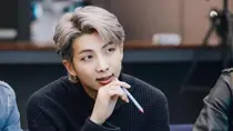 BTS RM, 언어로 세계를 짓는 아티스트