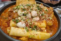 닭도리탕, 매콤한 김이 서려 있는 한 그릇의 역사와 맛