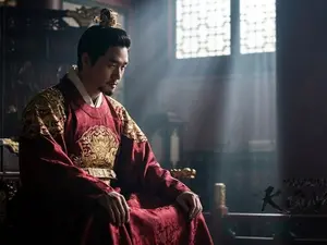 Renasça de Yoo Jitae em 2026: O 'Vilão Sexy' por trás dos 100kg de Músculo e da Dieta de 13 Minutos