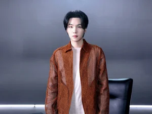  BTS 슈가, 언어와 비트로 상처를 다듬는 사람