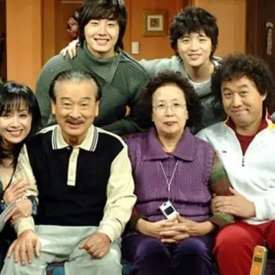 Ungehindert Hochkick / Das Familienporträt, das die goldene Ära der koreanischen Sitcoms einleitete